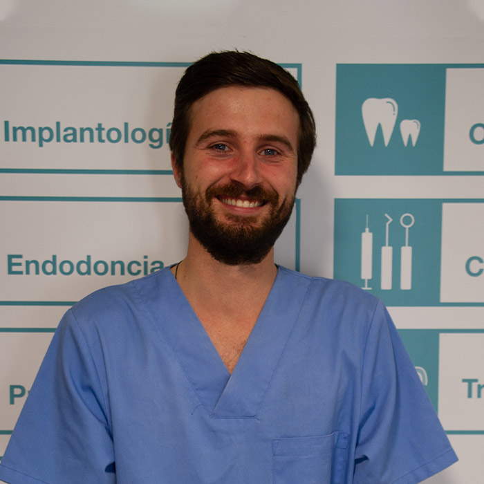 dentista roman gonzalez clinica dental molviedro