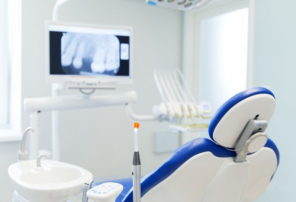 implantologia dental en sevilla